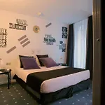 Hotel Du Triangle D\'Or