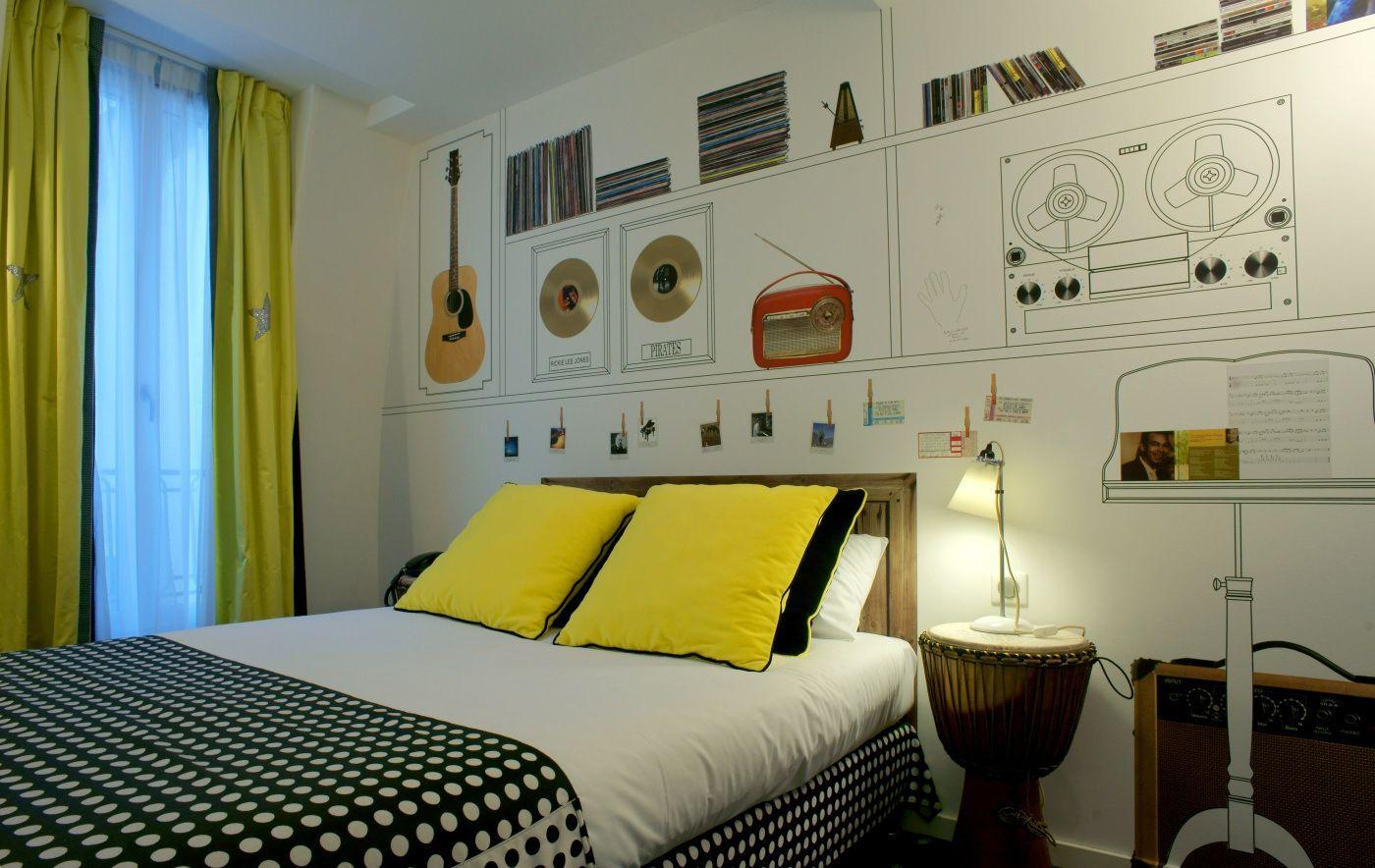 Du Triangle D'or Paris