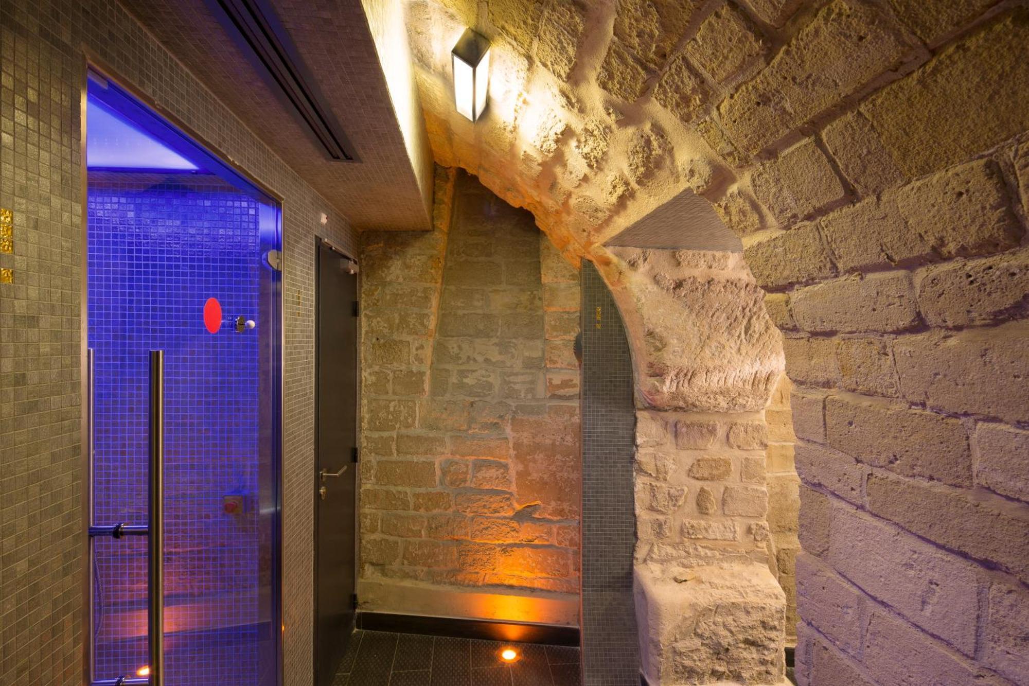 Du Triangle D'or Hotel Paris