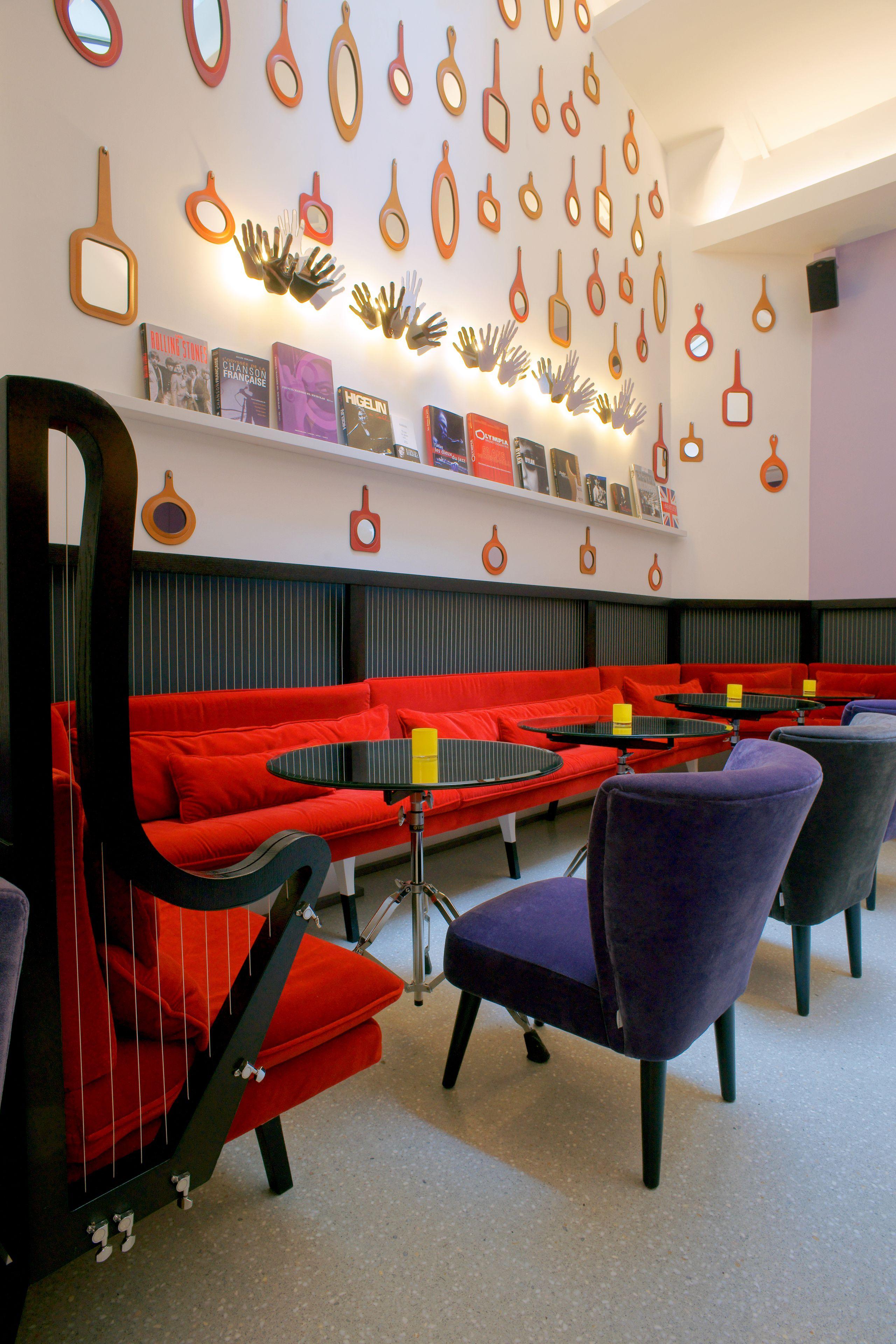 Du Triangle D'or Paris